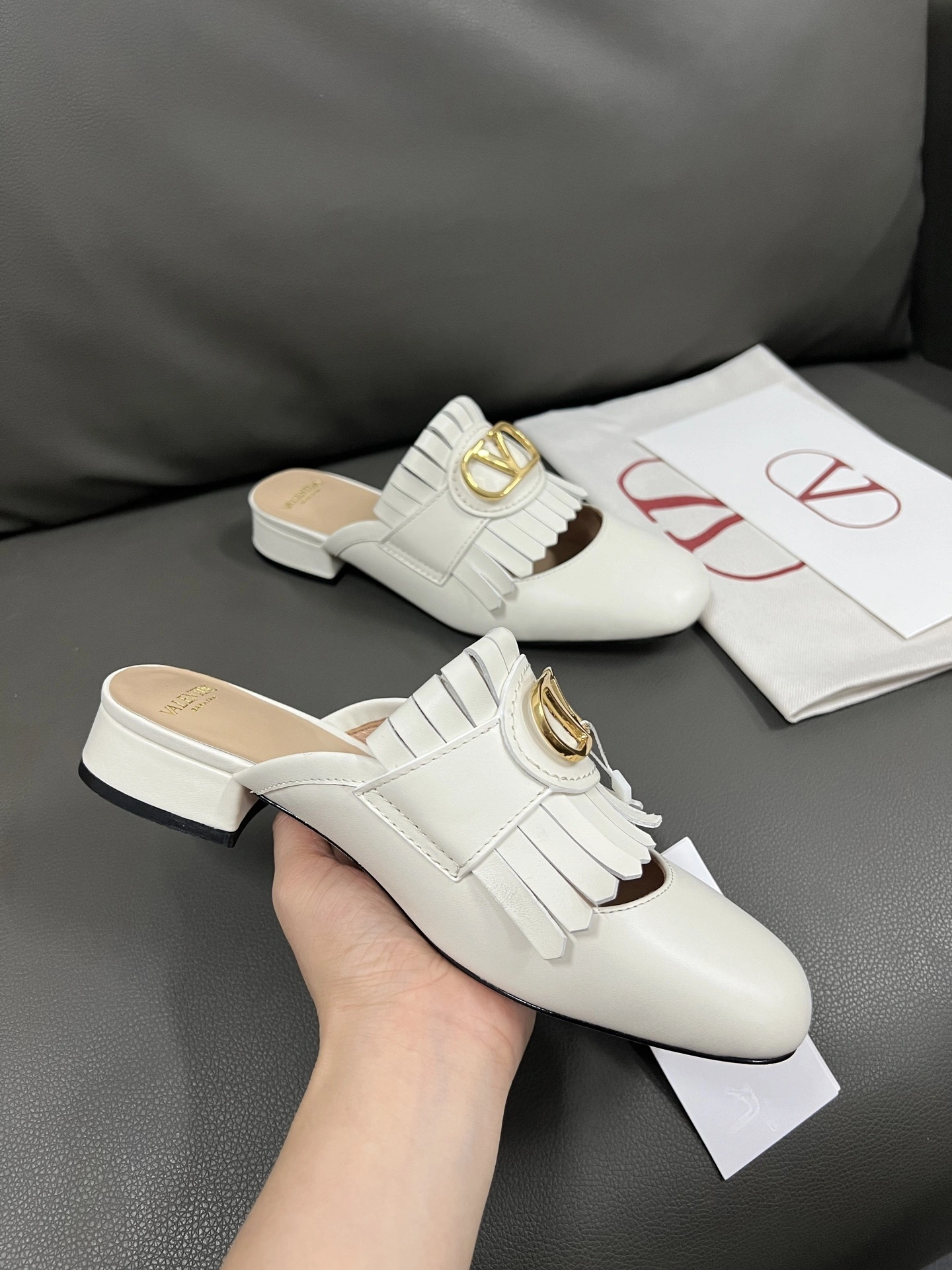 COCO-- V1859ti9o 6W2S0LP8DSH098 Heel height： 2.5CM Calfskin item:E-X194D4045